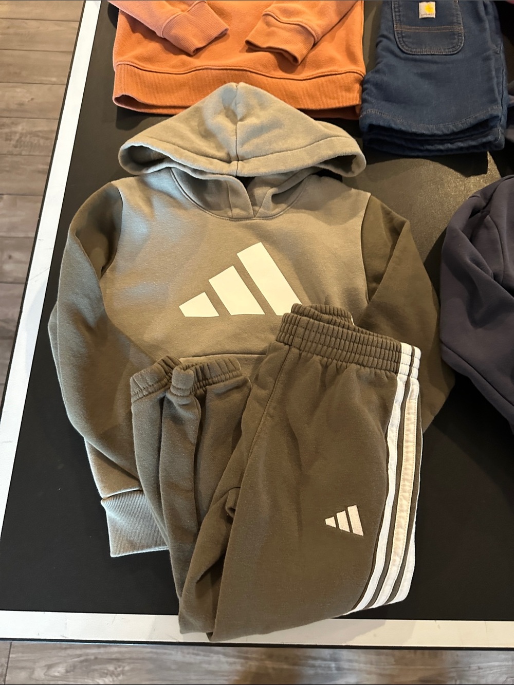 GUC boys 4T 19 piece clothing bundle - Picture 2 of 7